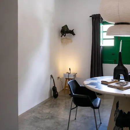 Hektor - Farm, Arts &