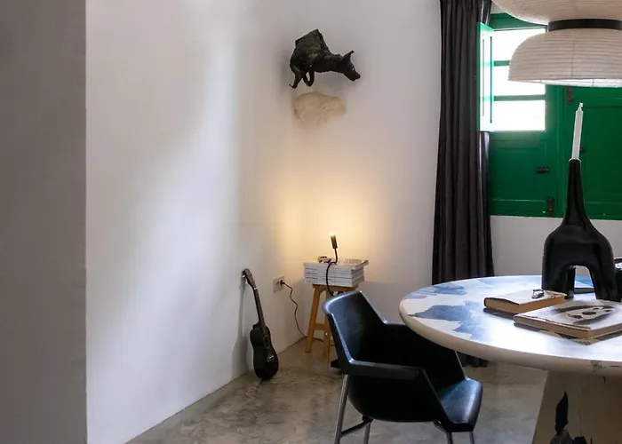 Hektor - Farm, Arts &